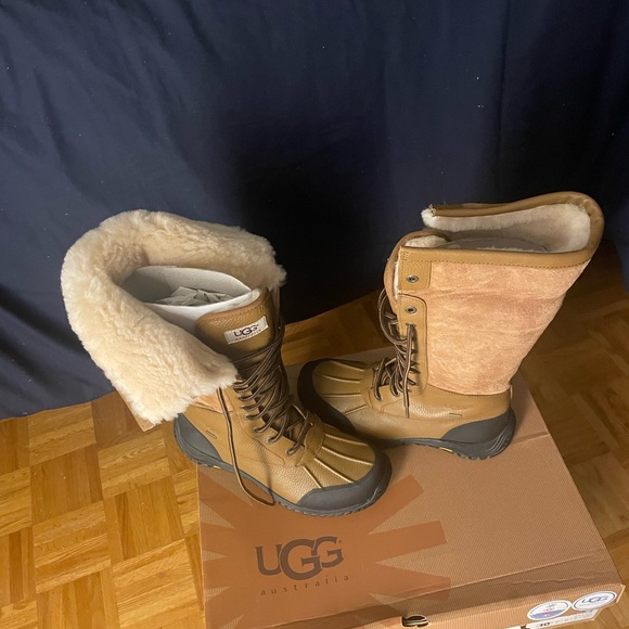 UGG Adirondack Tall Boots (Woman Size 10) - Picture 3 of 5